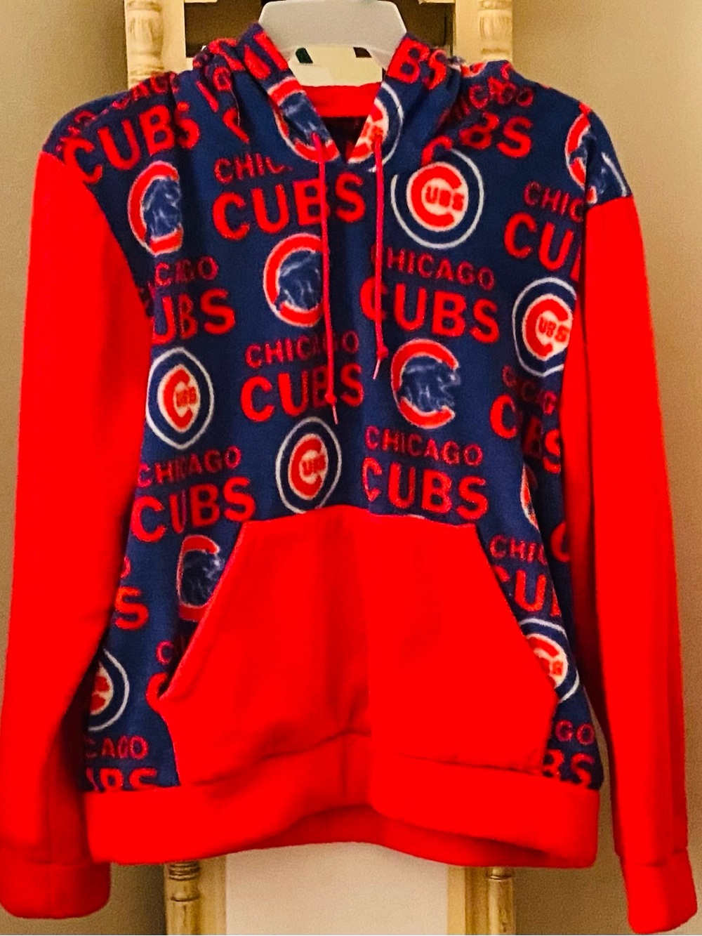 Handmade Sports Hoodie Chicago Cubs Sz L Chest measurements 50”